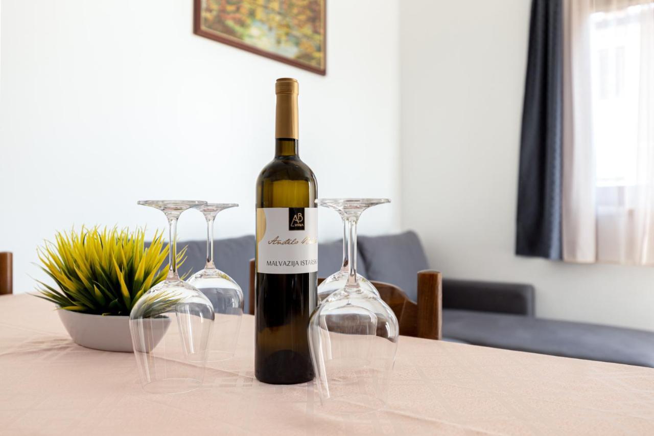 Medak Apartamento Poreč Exterior foto