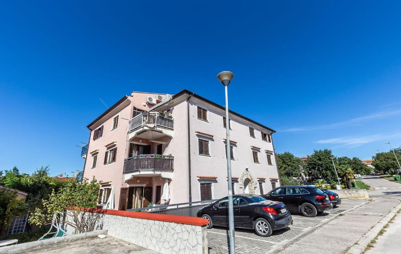 Medak Apartamento Poreč Exterior foto